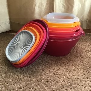 Tupperware 5 piece Servalier bowl set with lids